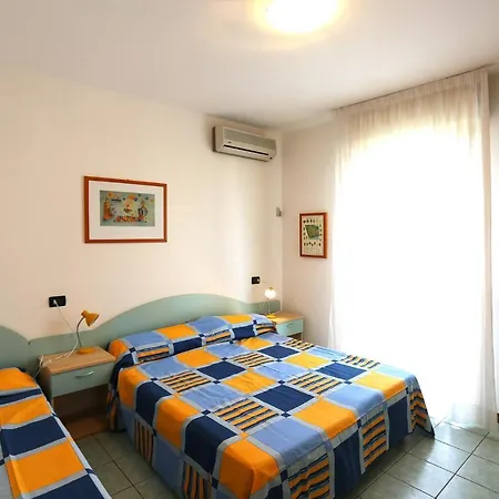 Appartamento In 24705 *